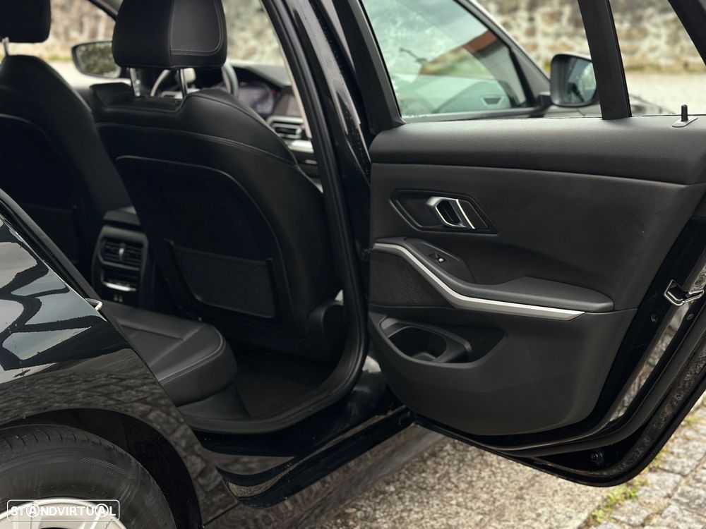 BMW 330 e Aut. Luxury Line - 40