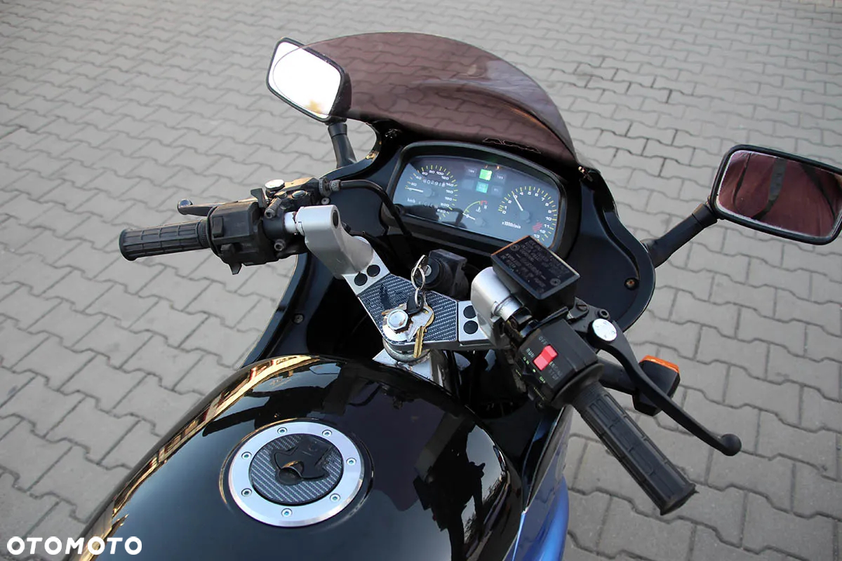 Kawasaki GPZ - 11