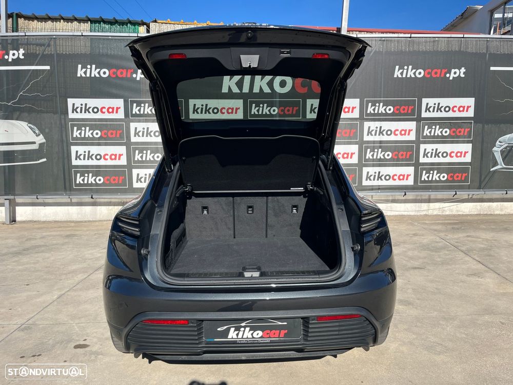 Porsche Macan Electric 4 - 8