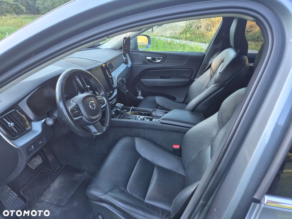 Volvo XC 60 D4 AWD Momentum - 8