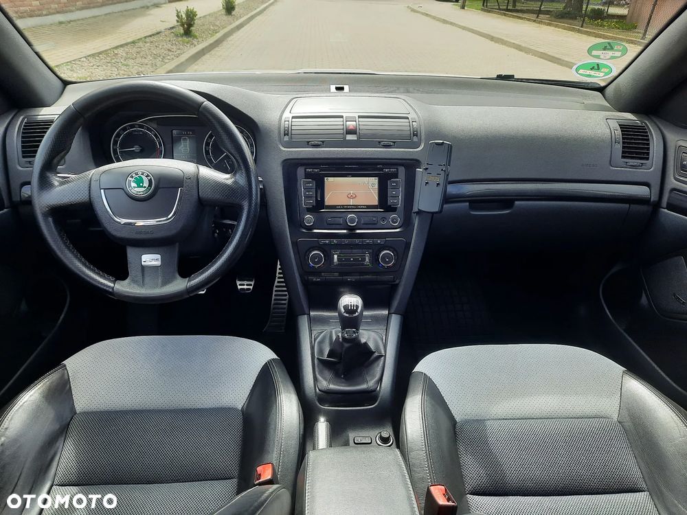 Skoda Octavia 2.0 TDI CR DPF RS - 10