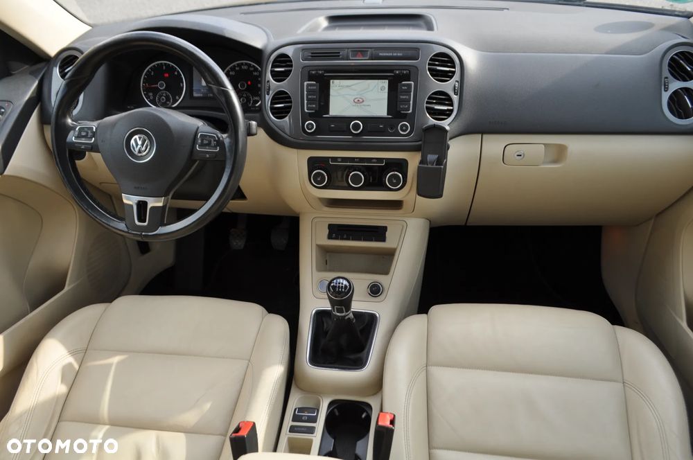 Volkswagen Tiguan 2.0 TDI DPF BlueMotion Technology Sport & Style - 19