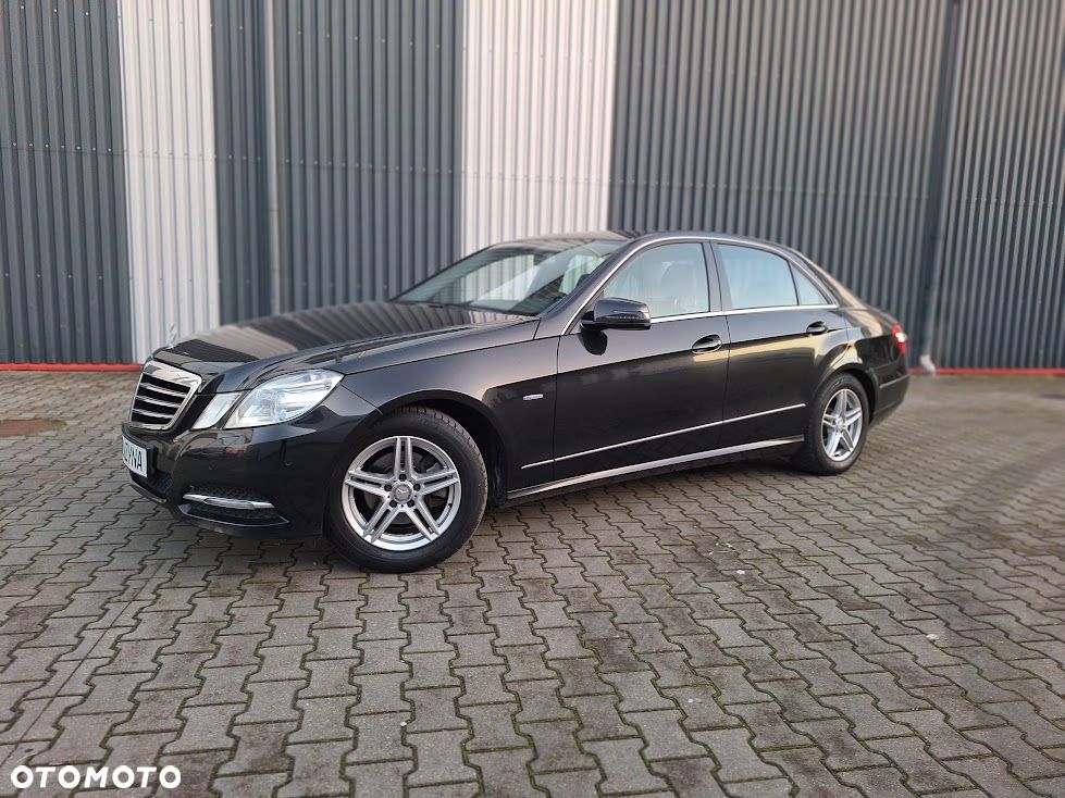 Mercedes-Benz Klasa E 200 CGI BlueEFFICIENCY 7G-TRONIC Avantgarde - 14