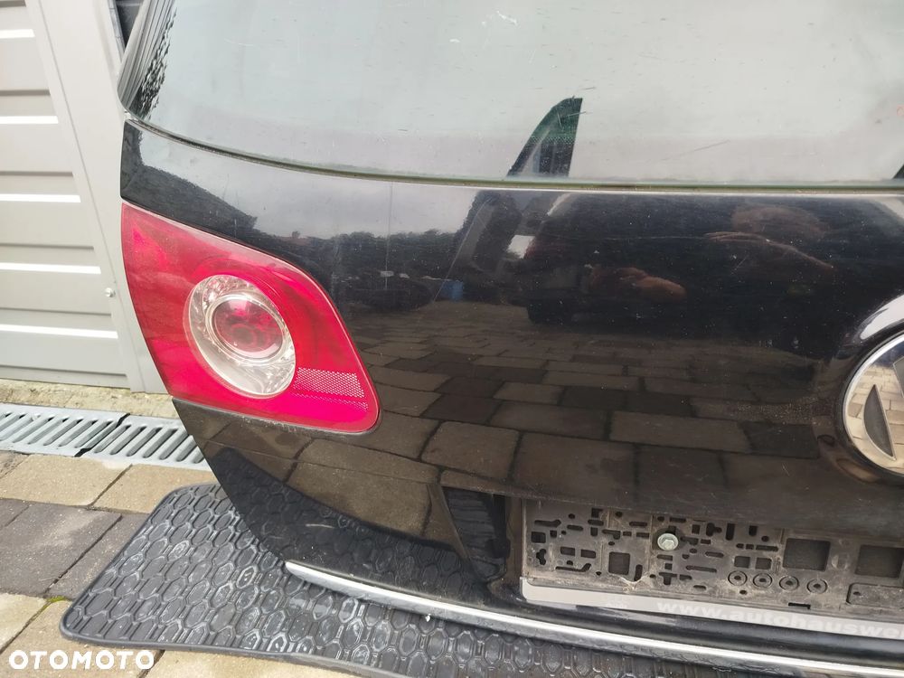 VW Passat B6 tylna klapa L041 - 4