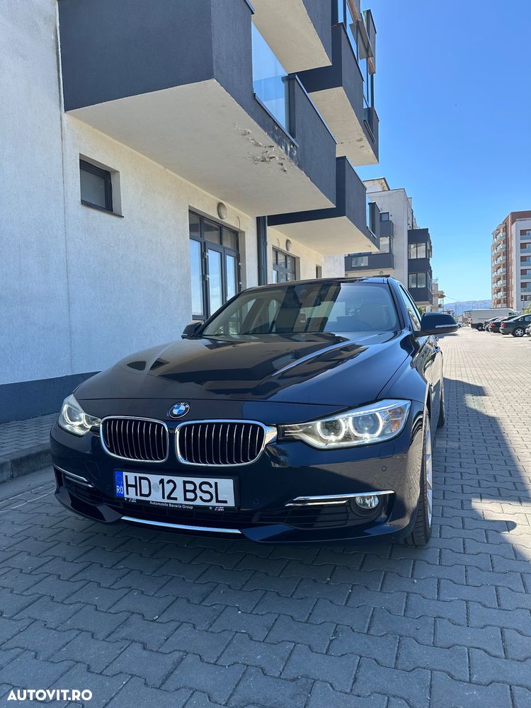 BMW Seria 3 320i Aut. Luxury Line - 2