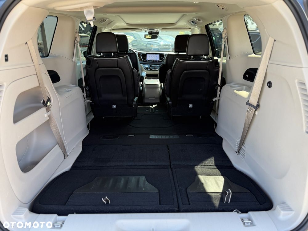 Chrysler Pacifica - 29