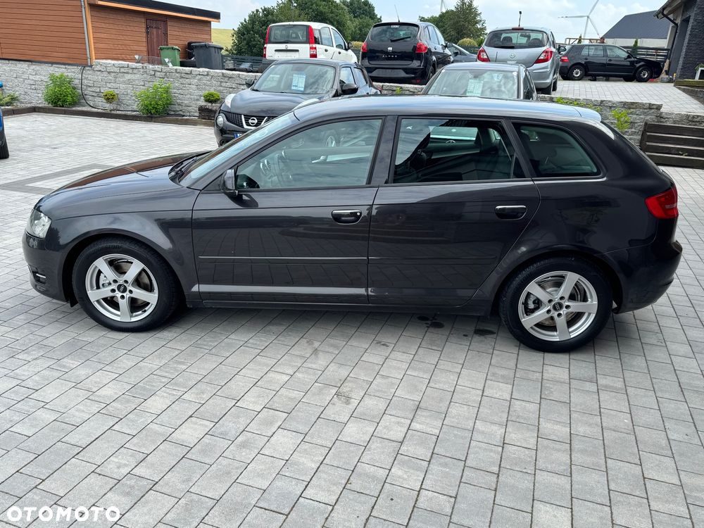 Audi A3 Sportback 2.0 TDI DPF Ambiente - 2