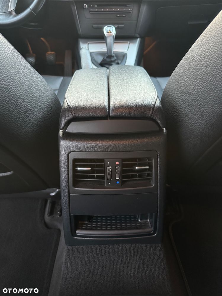 BMW Seria 3 318d Luxury Line - 19