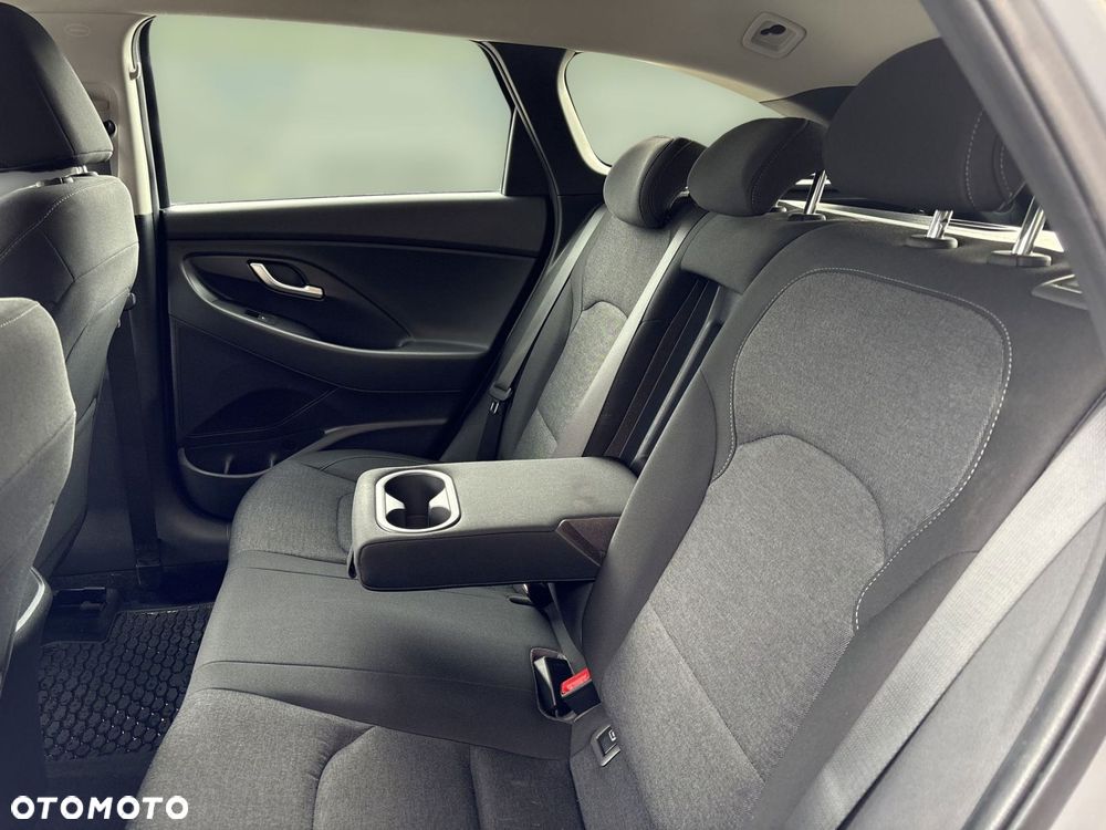 Hyundai i30 1.6 D Comfort - 16