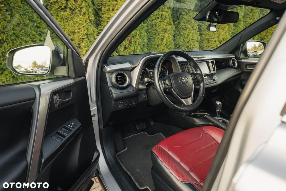 Toyota RAV4 - 9