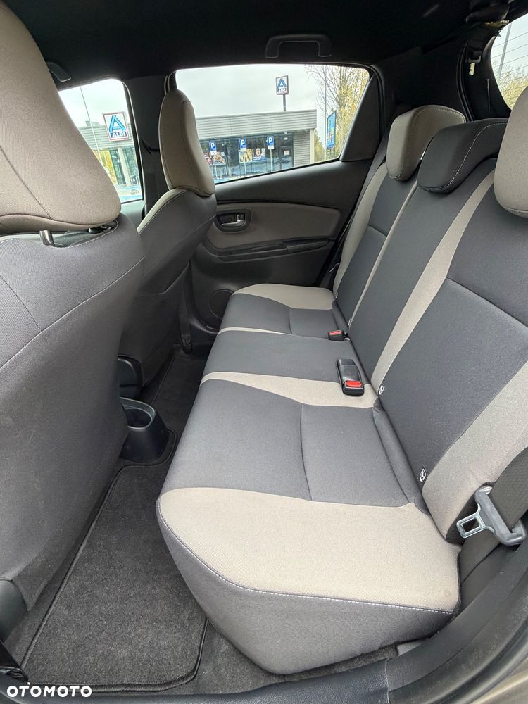 Toyota Yaris - 32
