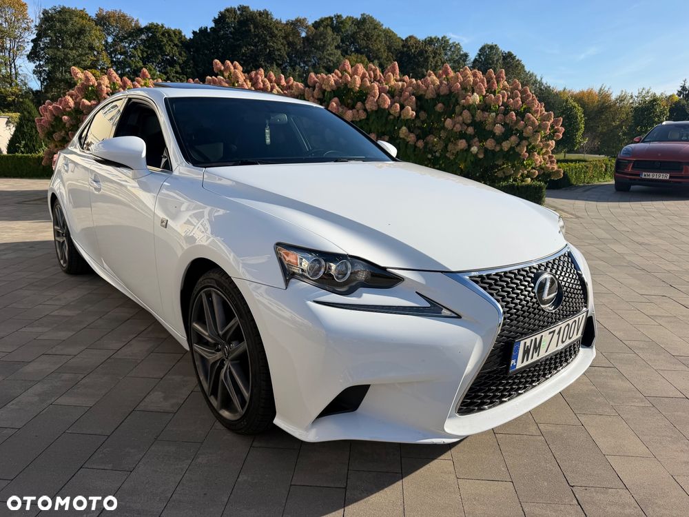 Lexus IS - 13