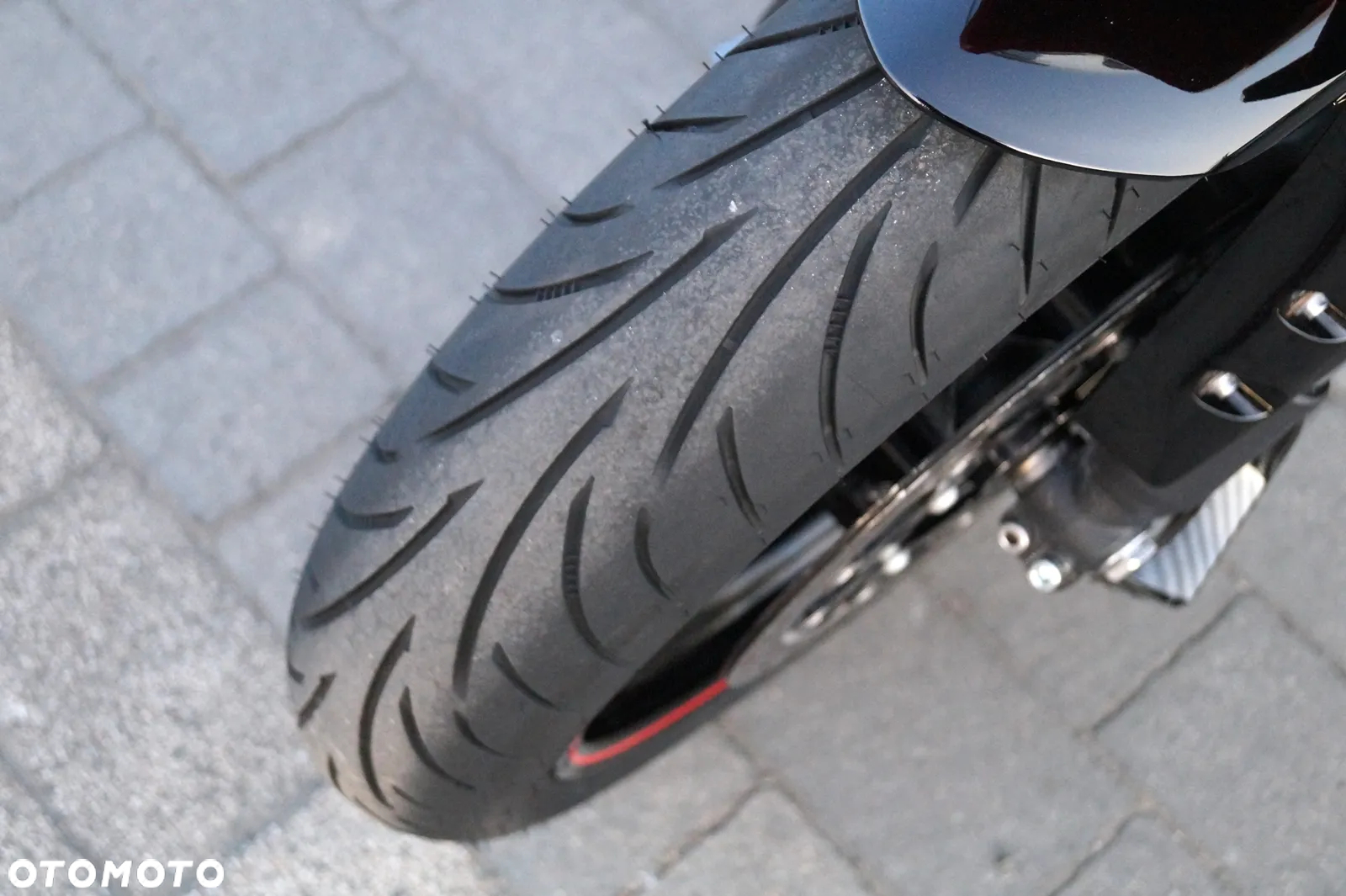 Yamaha R1 - 16