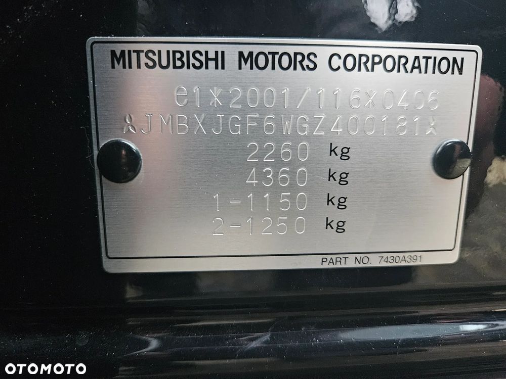Mitsubishi Outlander 2.2 DI-D 4WD Plus - 36