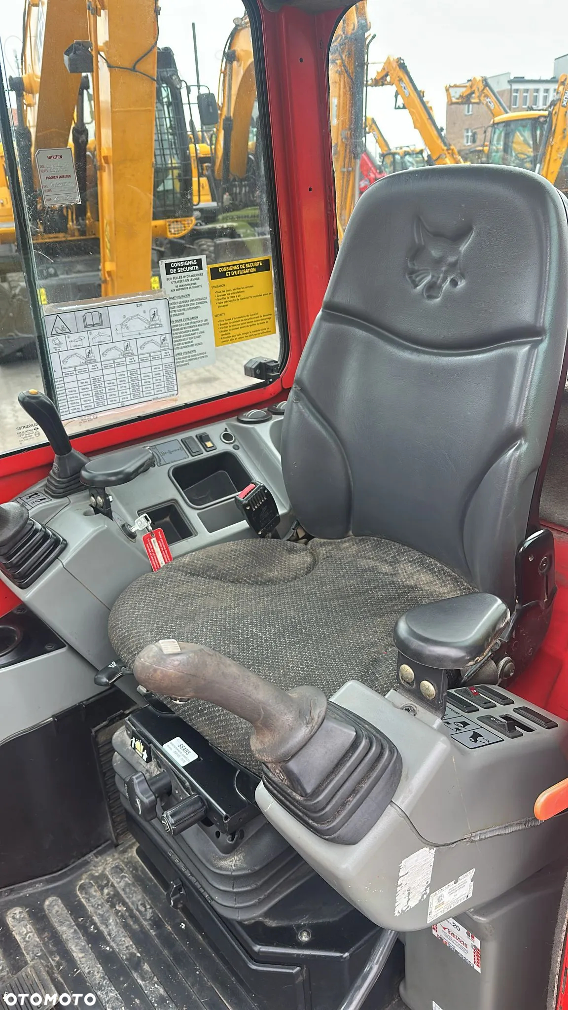 Bobcat E35 - 4