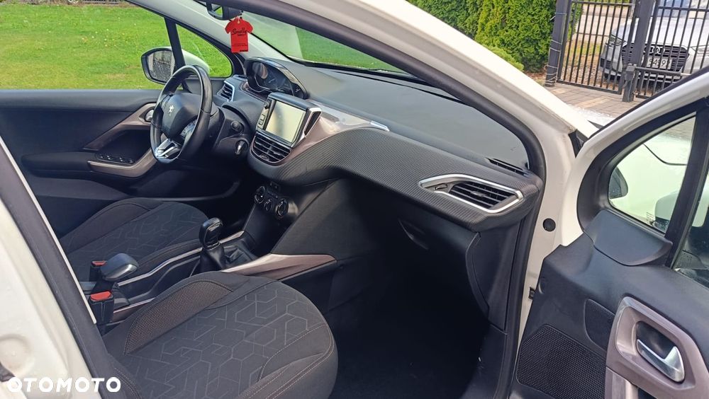 Peugeot 2008 1.2 Pure Tech Style - 6