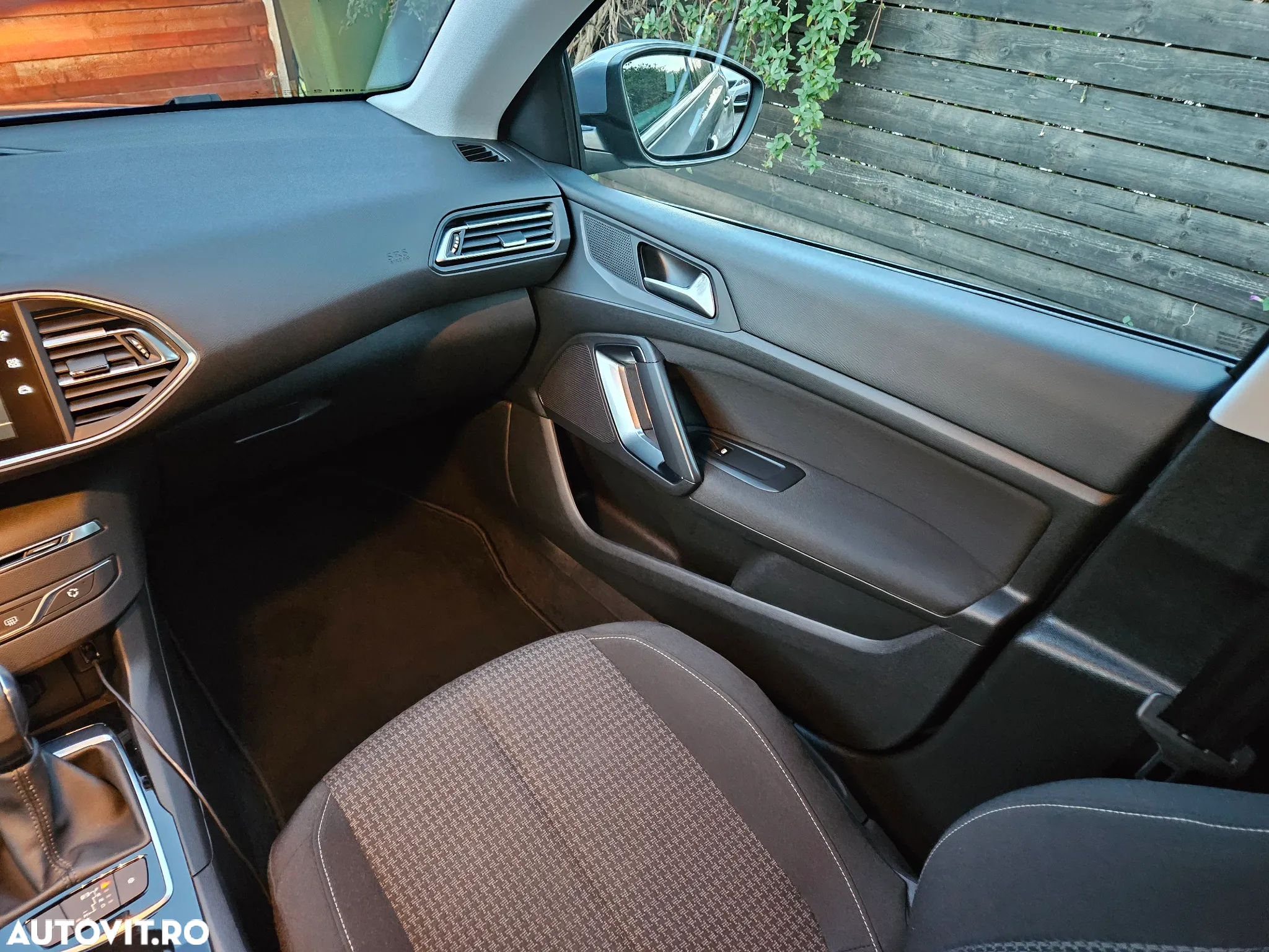 Peugeot 308 SW BlueHDi 120 EAT6 Stop & Start Active Business-Paket - 8