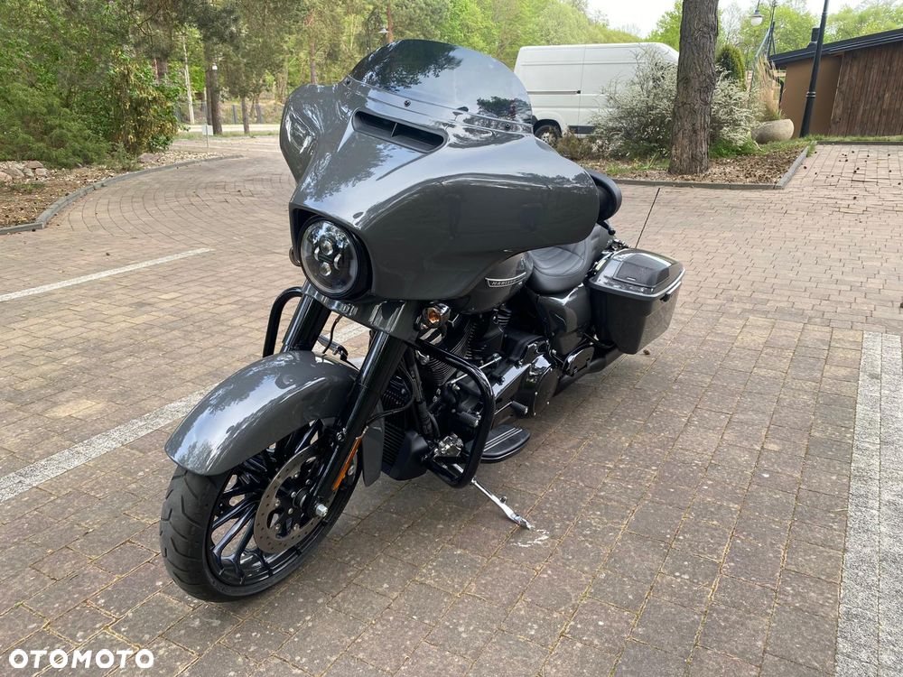 Harley-Davidson Touring Street Glide - 21