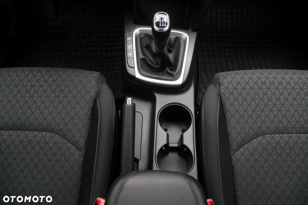 Kia Ceed - 11
