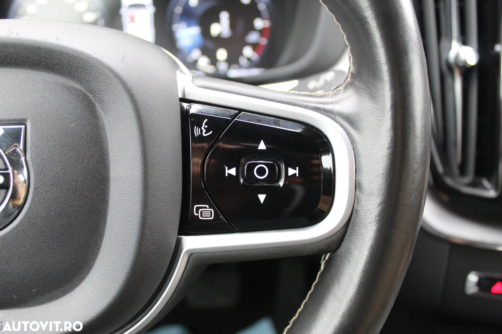 Volvo XC 60 B4 MHEV AT8 AWD Inscription - 16
