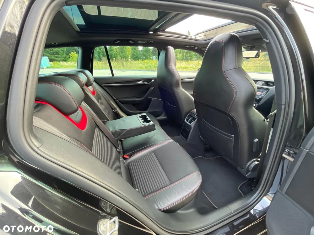 Skoda Octavia 2.0 TDI DSG RS - 12