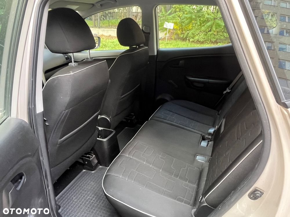 Kia Venga 1.4 L - 10