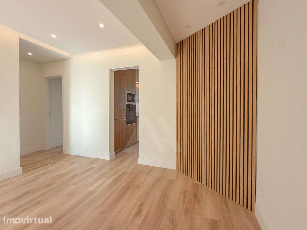 Apartamento T2 renovado no Estoril com 72 m² e ótima localização. - Grande imagem: 5/25