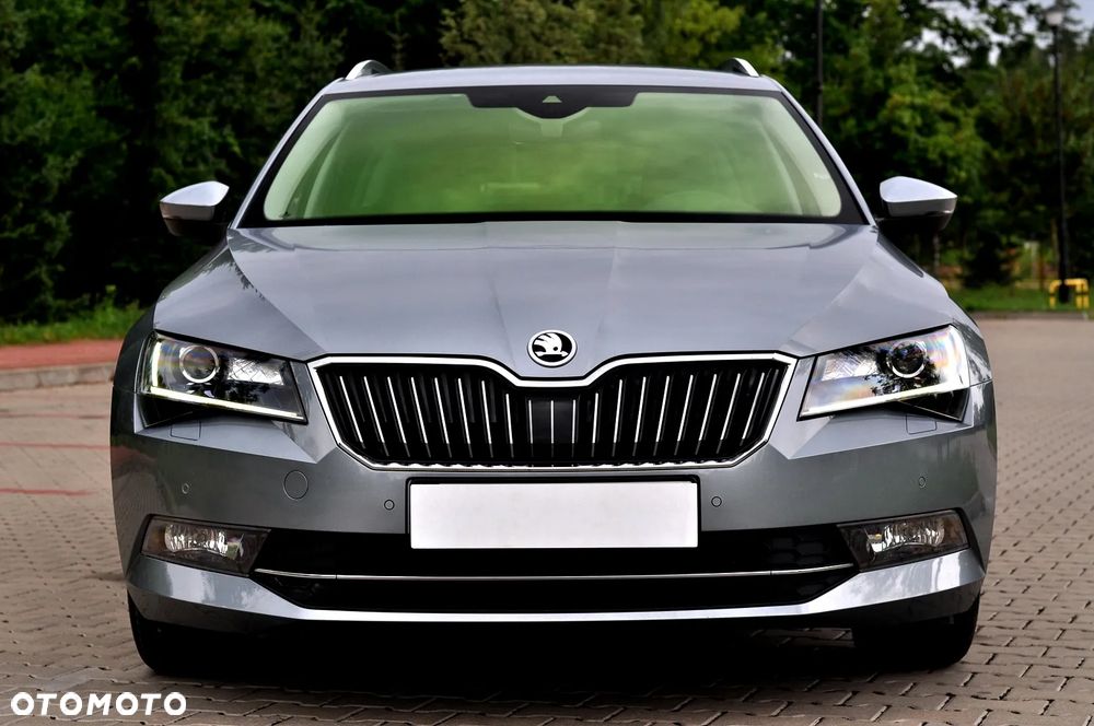 Skoda Superb 2.0 TDI DSG Premium Edition - 4