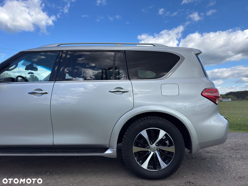 Infiniti QX80 - 13