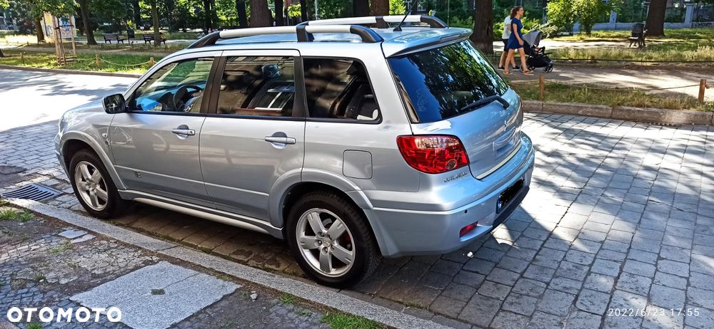 Mitsubishi Outlander - 3