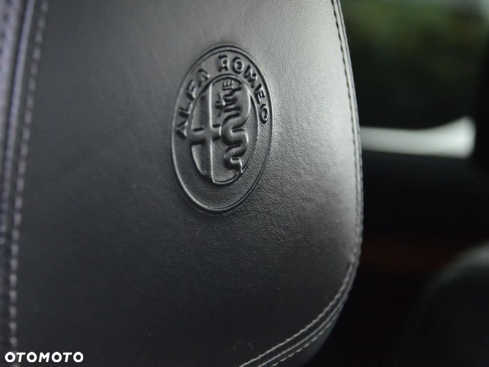 Alfa Romeo Stelvio 2.0 Turbo 16V AT8-Q4 Lusso Ti - 39