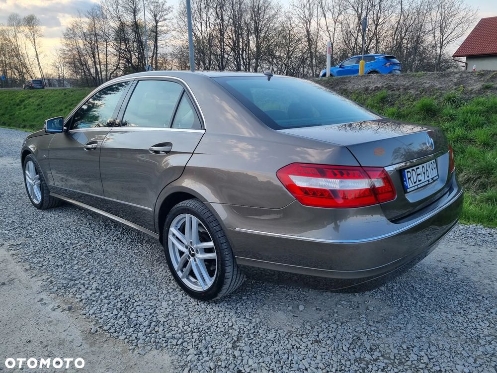 Mercedes-Benz Klasa E 200 CDI DPF BlueEFFICIENCY Automatik Elegance - 29