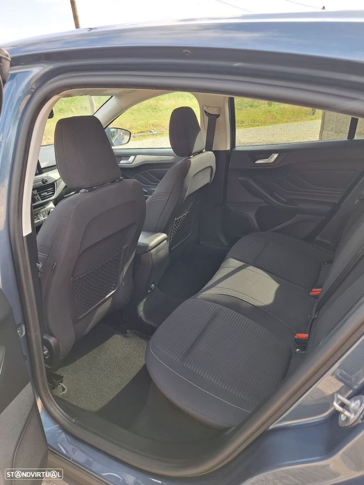 Ford Focus 1.0 EcoBoost Active - 17