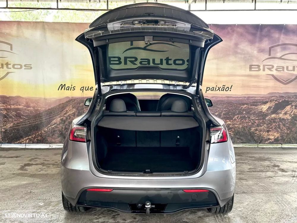 Tesla Model Y Long Range Dual Motor AWD - 9