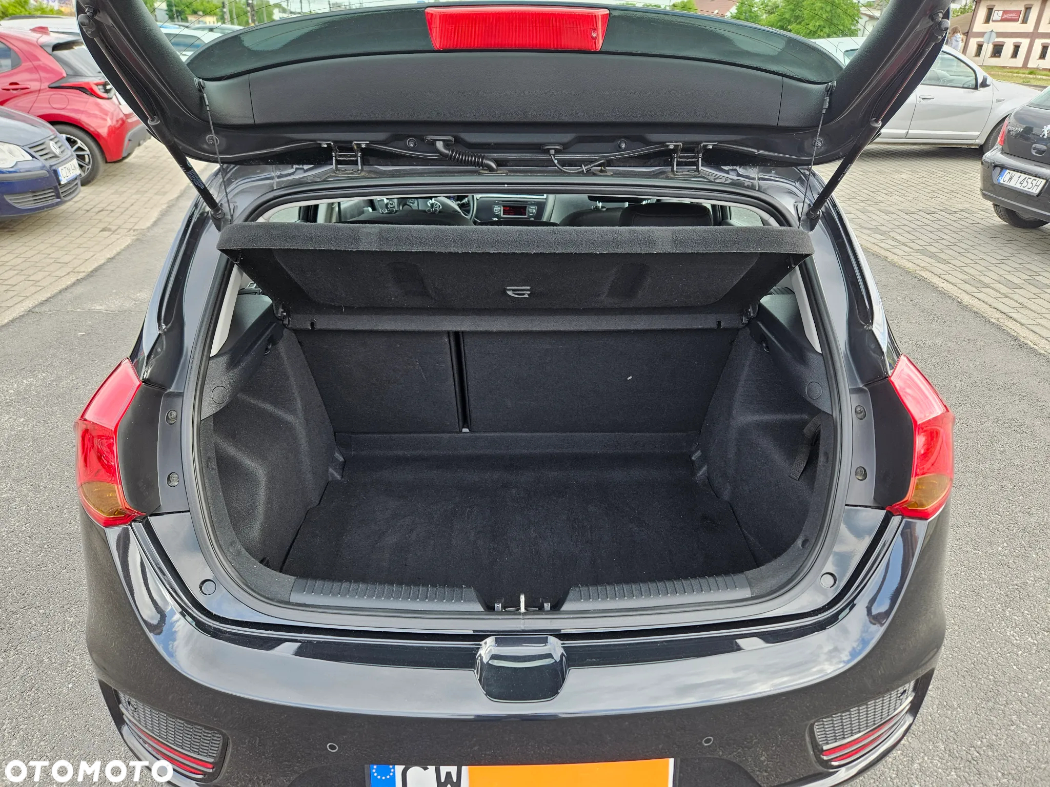Kia Ceed 1.4 CVVT Dream-Team Edition - 10