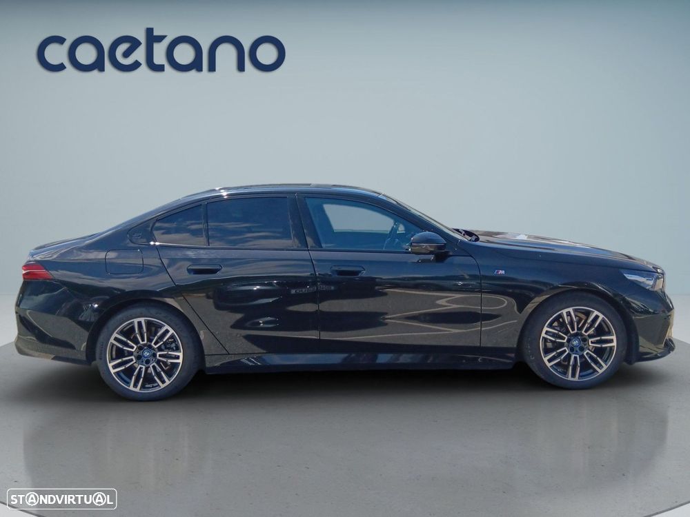 BMW 530 e Pack Desportivo M - 9