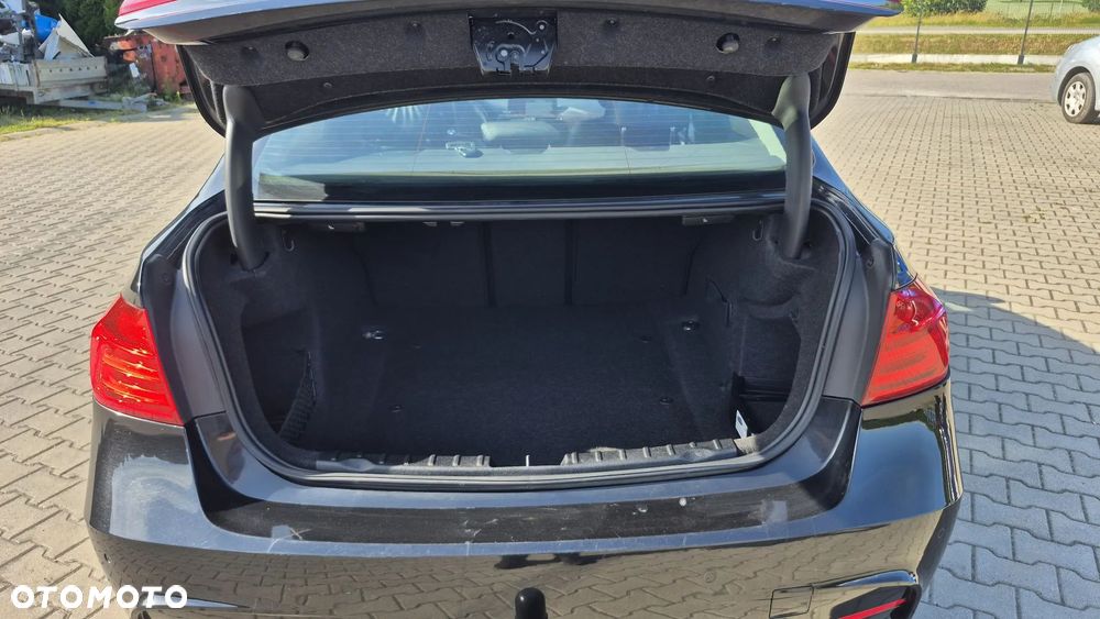 BMW Seria 3 328i xDrive - 7