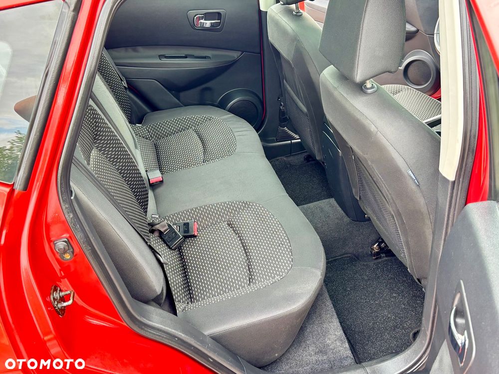Nissan Qashqai 2.0 4x4 visia - 29