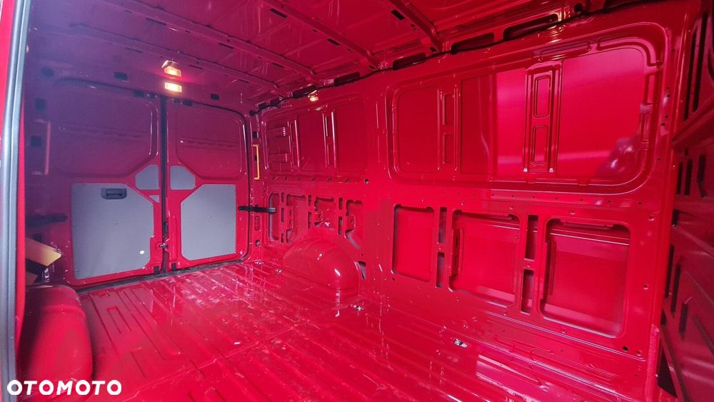 Volkswagen Crafter - 13