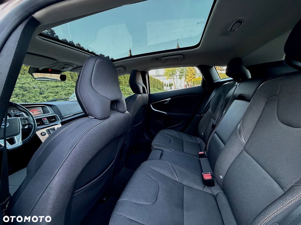 Volvo V40 Cross Country - 30