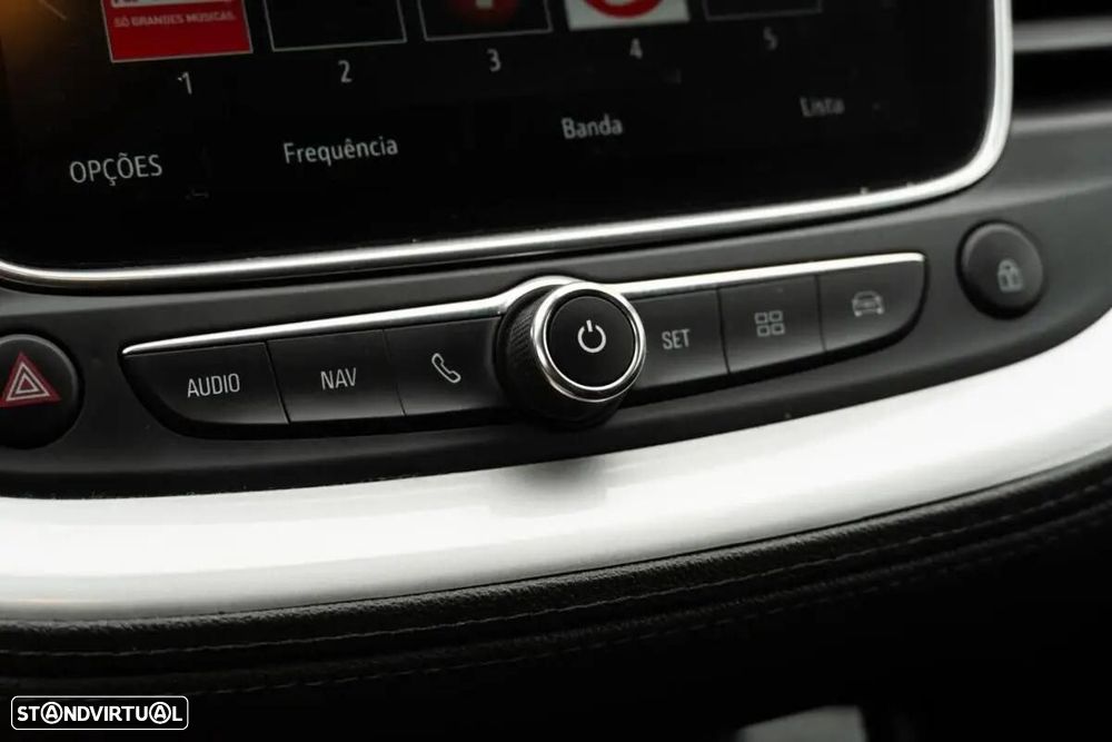 Opel Crossland X - 10