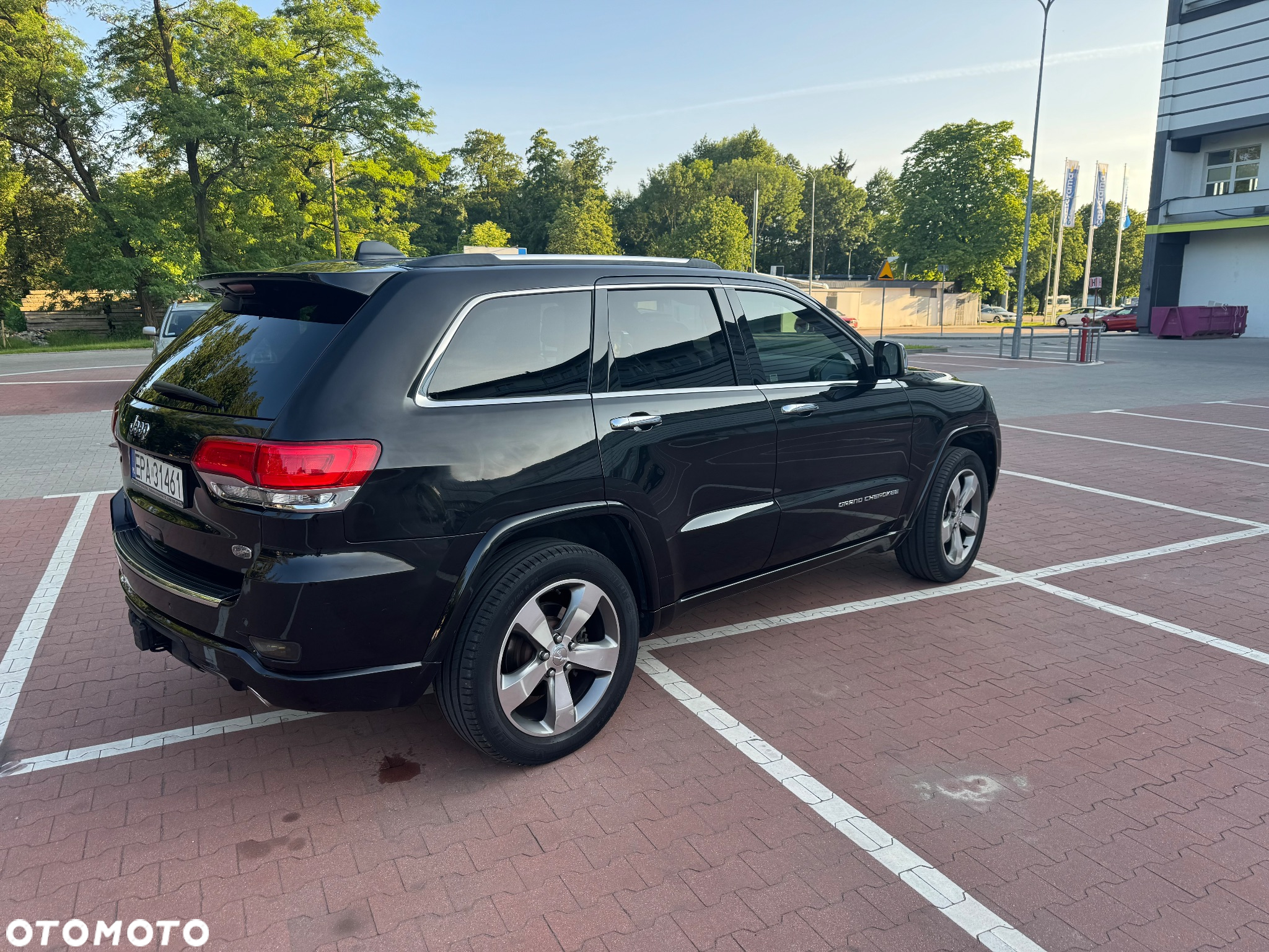 Jeep Grand Cherokee - 12