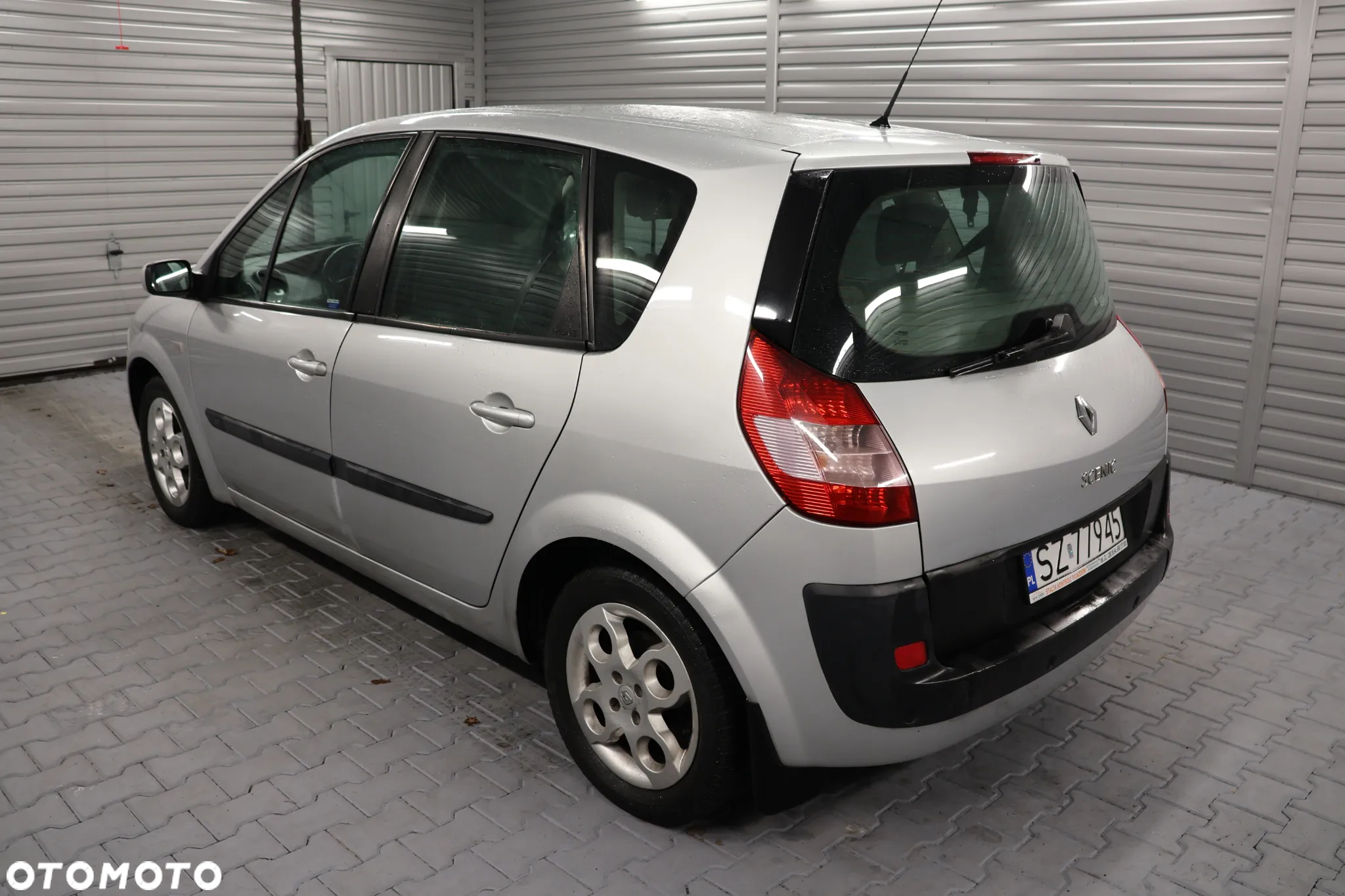 Renault Scenic 1.9 dCi Emotion - 4