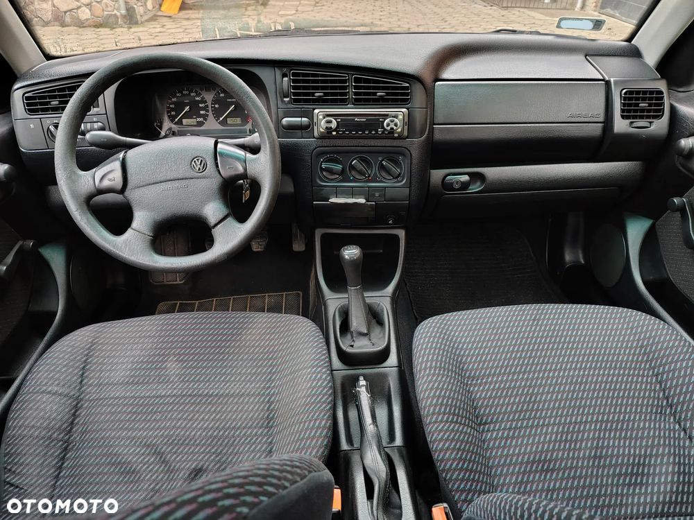 Volkswagen Vento - 9