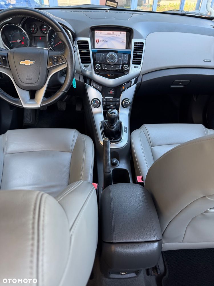 Chevrolet Cruze 1.8 LT+ - 19