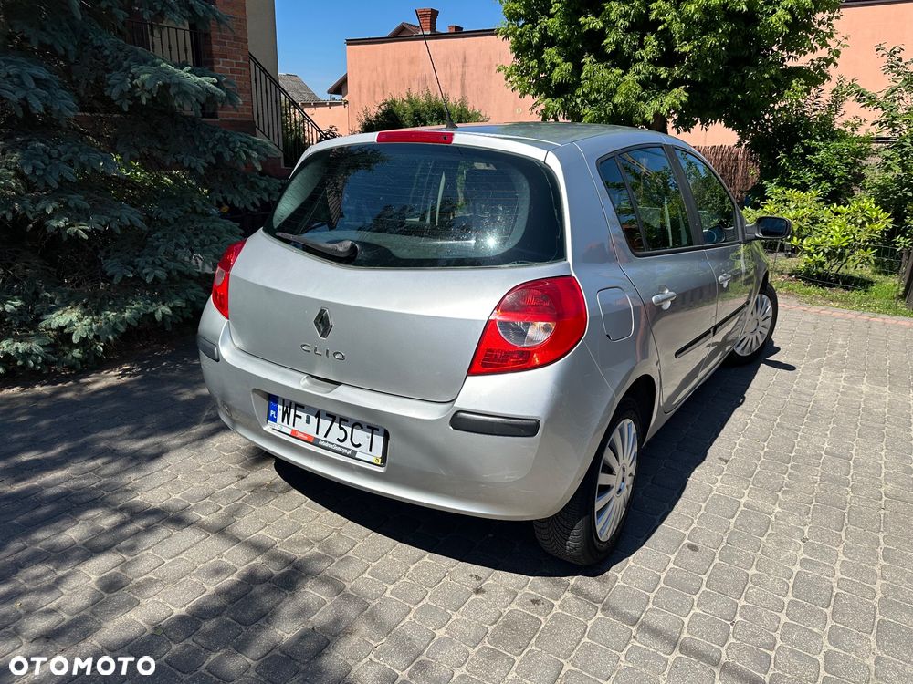 Renault Clio - 7