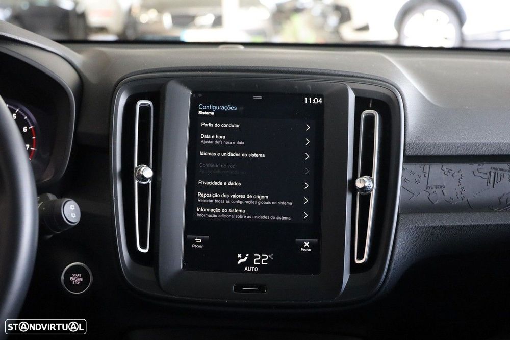 Volvo XC 40 1.5 T2 Momentum Core Geartronic - 24