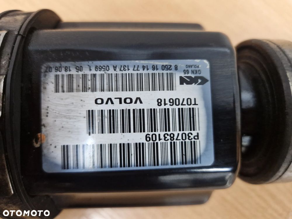 PÓŁOŚ PRAWA PRZÓD DŁUGA VOLVO V70II S60II 2,4D5185 30783109 - 4