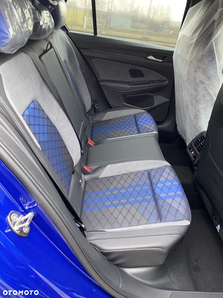Volkswagen Golf - 10