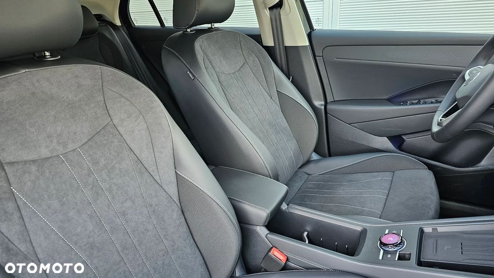 Volkswagen T-Roc 1.5 eTSI Style DSG - 37
